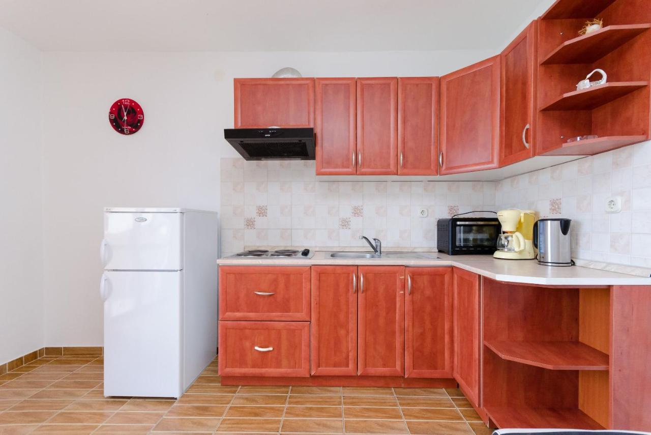 Apartments Dragan Lopar Bagian luar foto