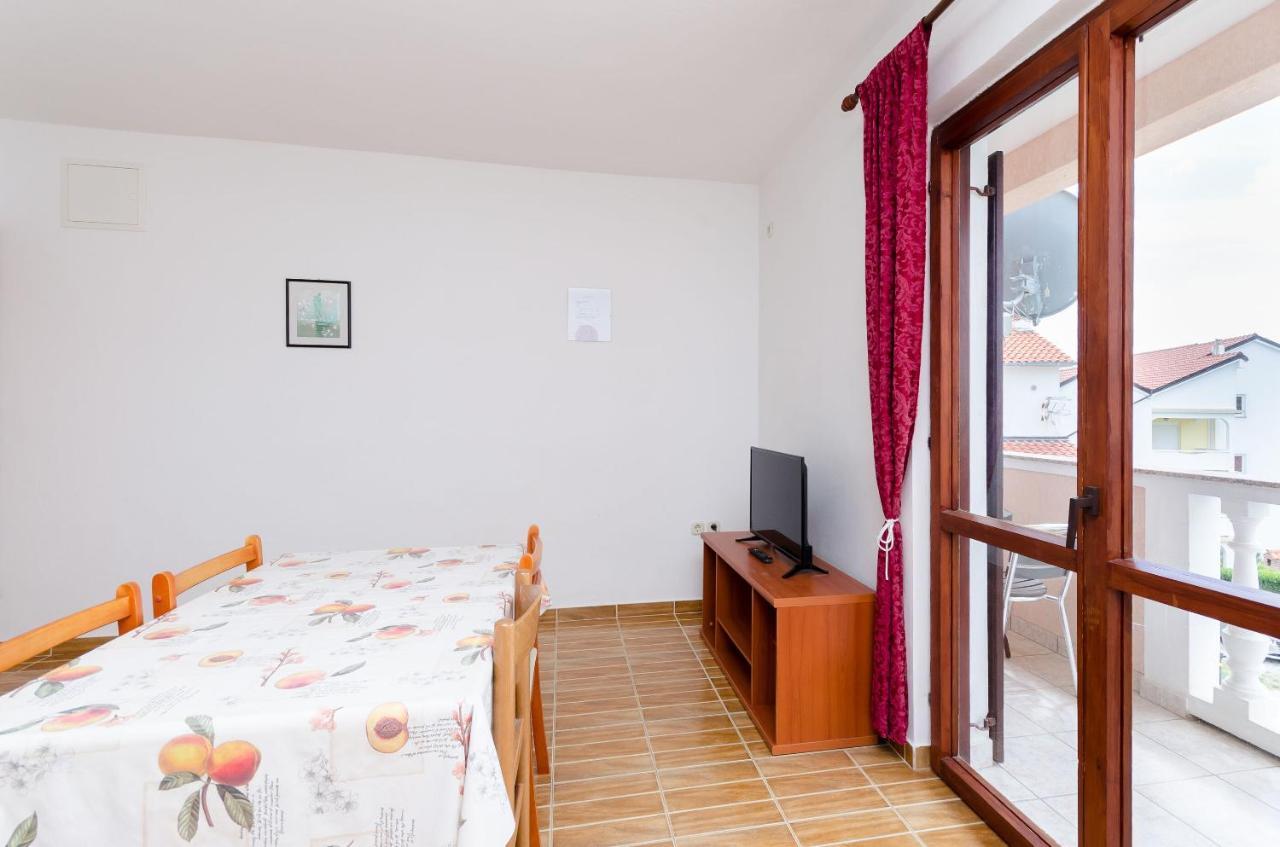 Apartments Dragan Lopar Bagian luar foto