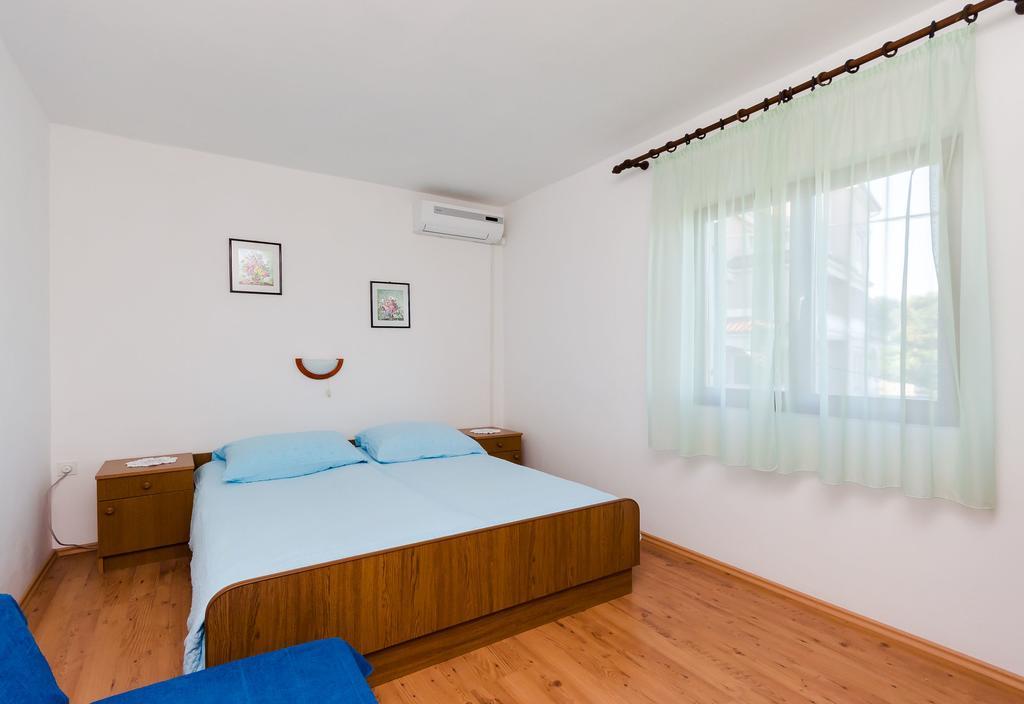 Apartments Dragan Lopar Bagian luar foto