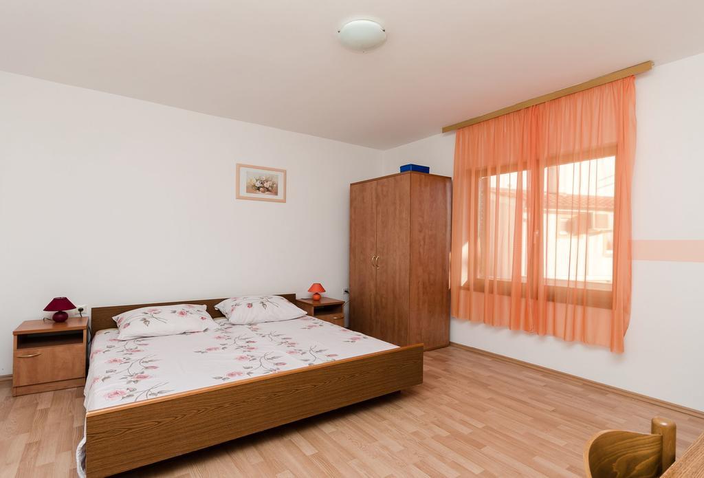 Apartments Dragan Lopar Bagian luar foto