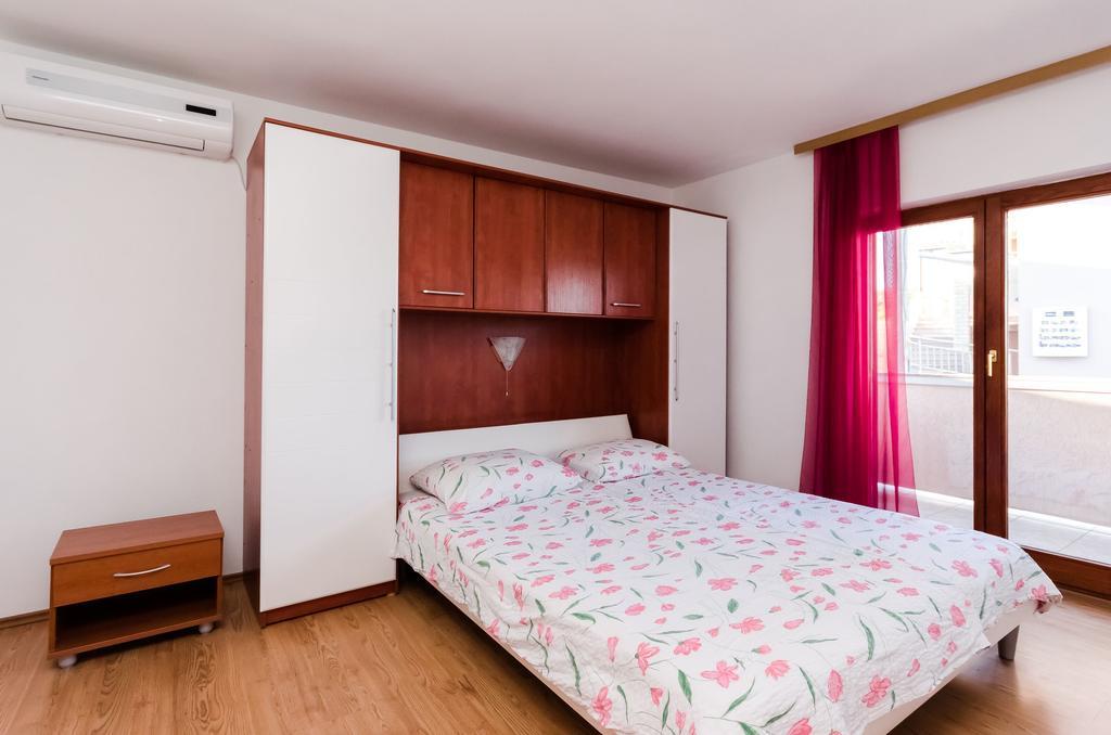 Apartments Dragan Lopar Bagian luar foto