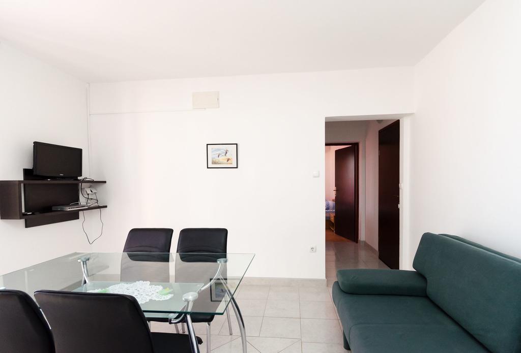 Apartments Dragan Lopar Bagian luar foto