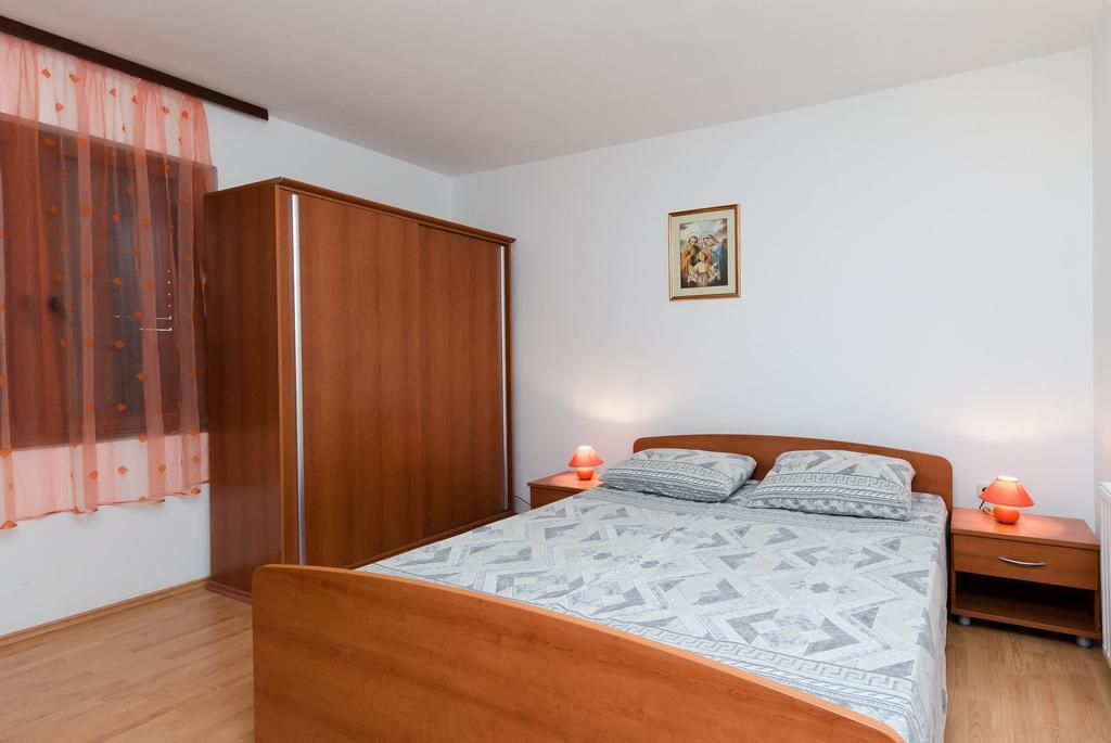 Apartments Dragan Lopar Bagian luar foto