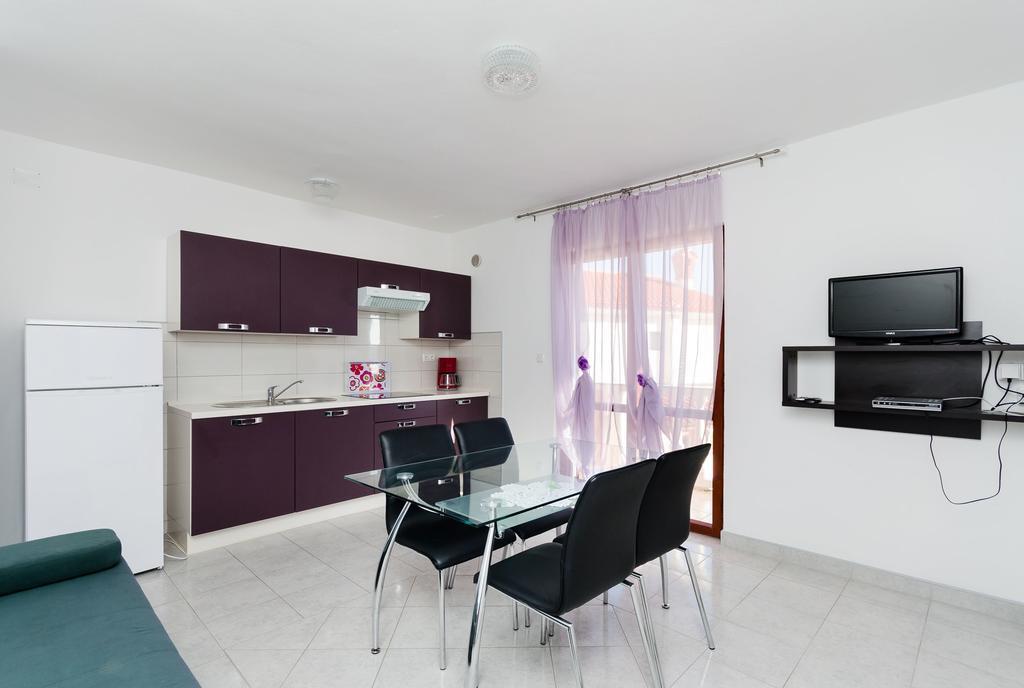 Apartments Dragan Lopar Bagian luar foto
