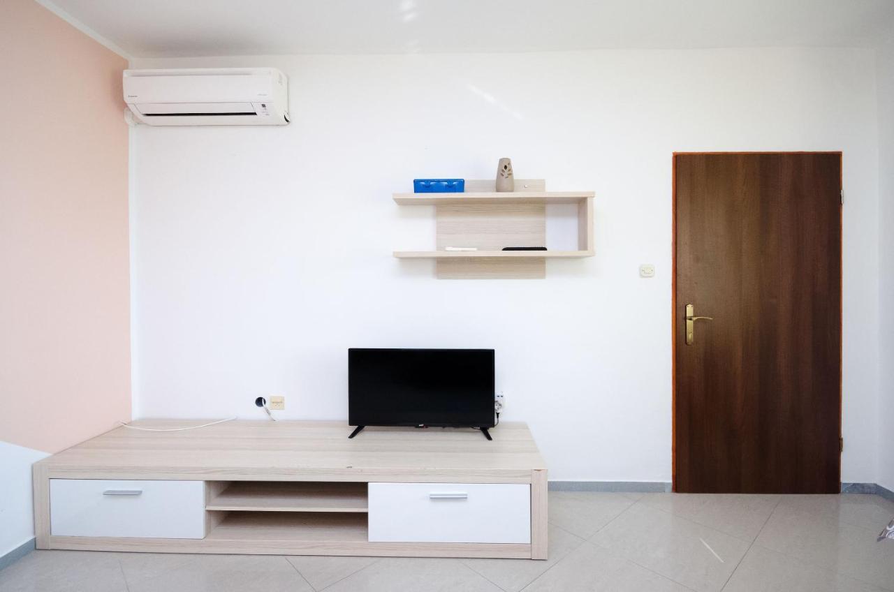 Apartments Dragan Lopar Bagian luar foto