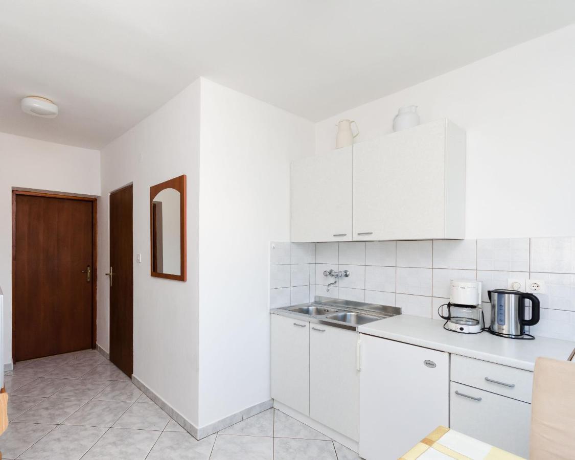 Apartments Dragan Lopar Bagian luar foto
