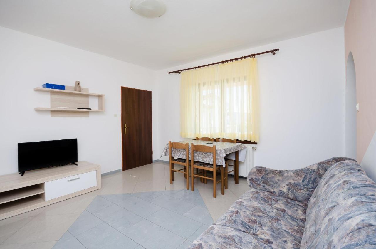 Apartments Dragan Lopar Bagian luar foto