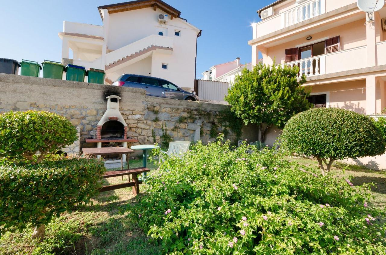 Apartments Dragan Lopar Bagian luar foto
